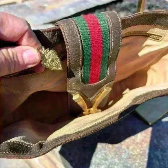 GUCCI OLDGUCCI
OneShoulderBag Unisex
“One of one. Will not relist.” - Picture 13 of 15